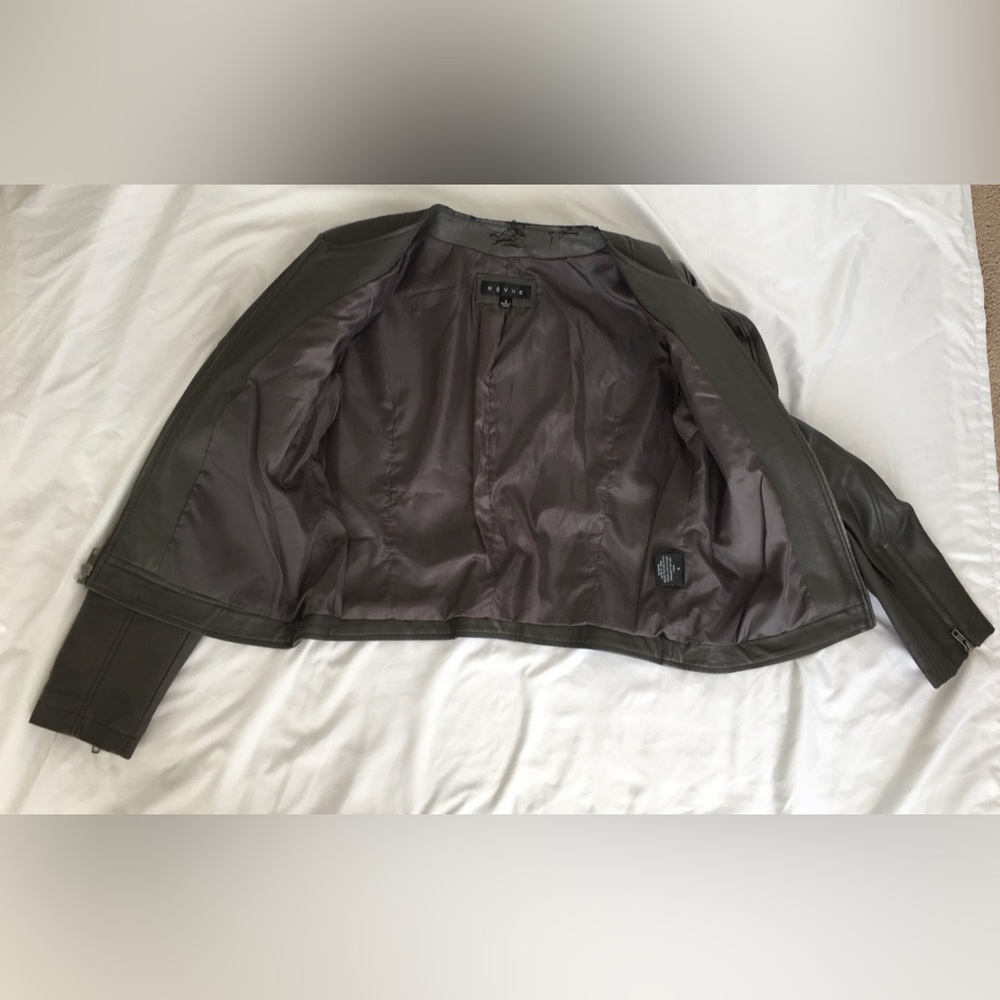 Revues gray faux leather short jacket. - Picture 2 of 13